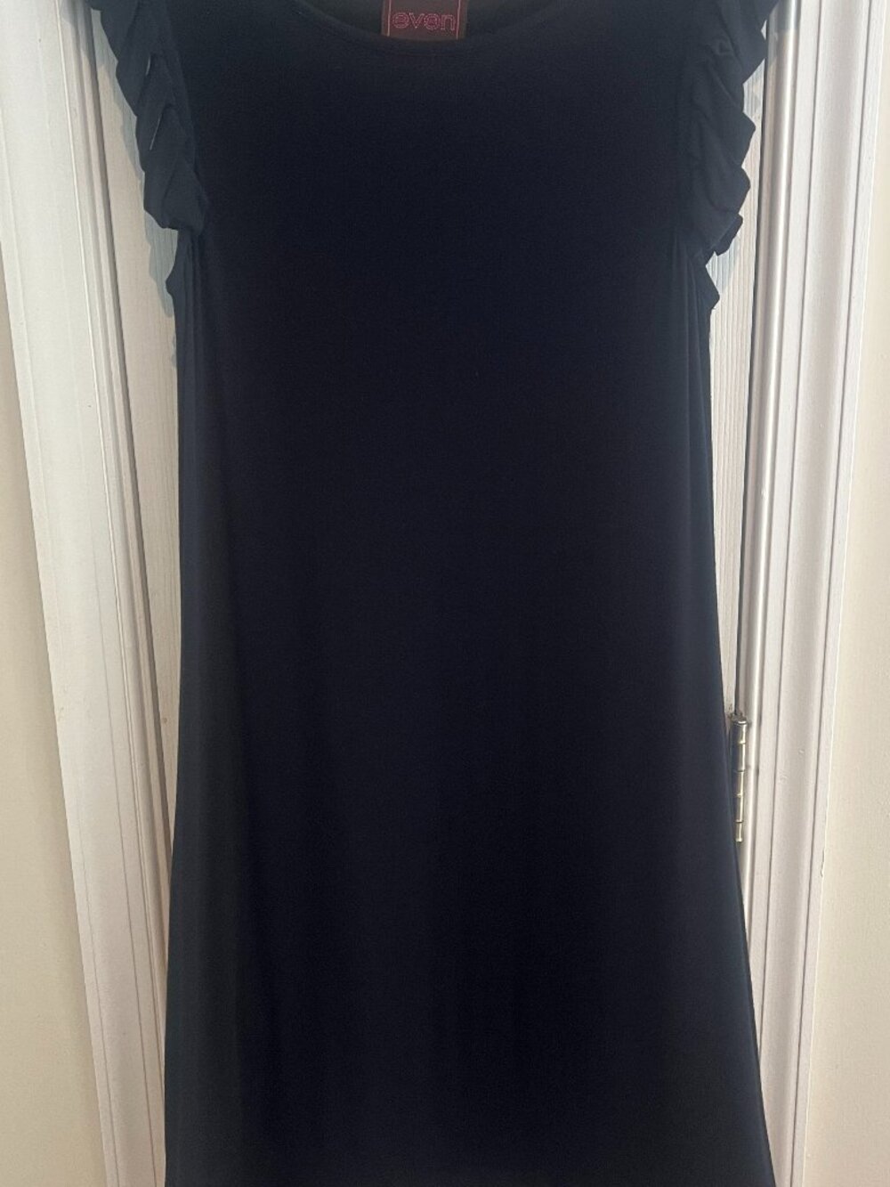 Even Women's Black Formal Dress Short Sleeves Size M Like New